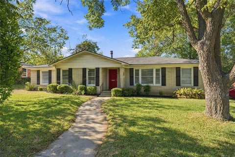 Photo of 4401 Harlan Avenue, Waco, TX 76710 (MLS # 21414460)