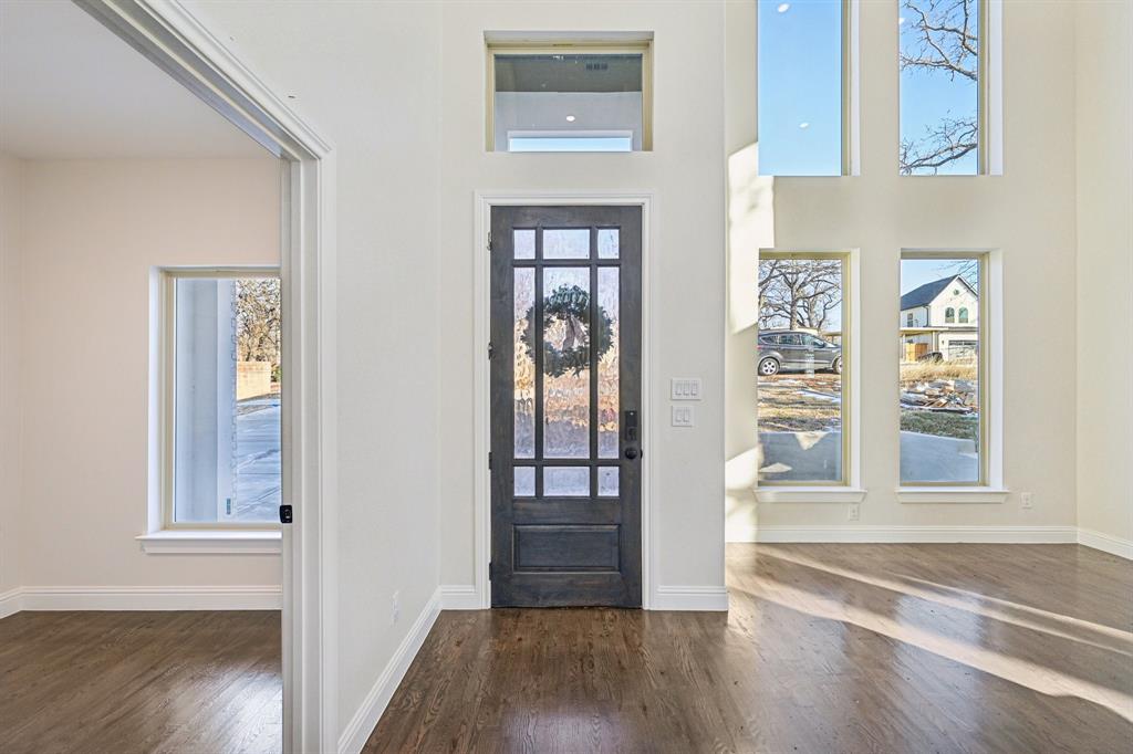 1704 Highland Drive W