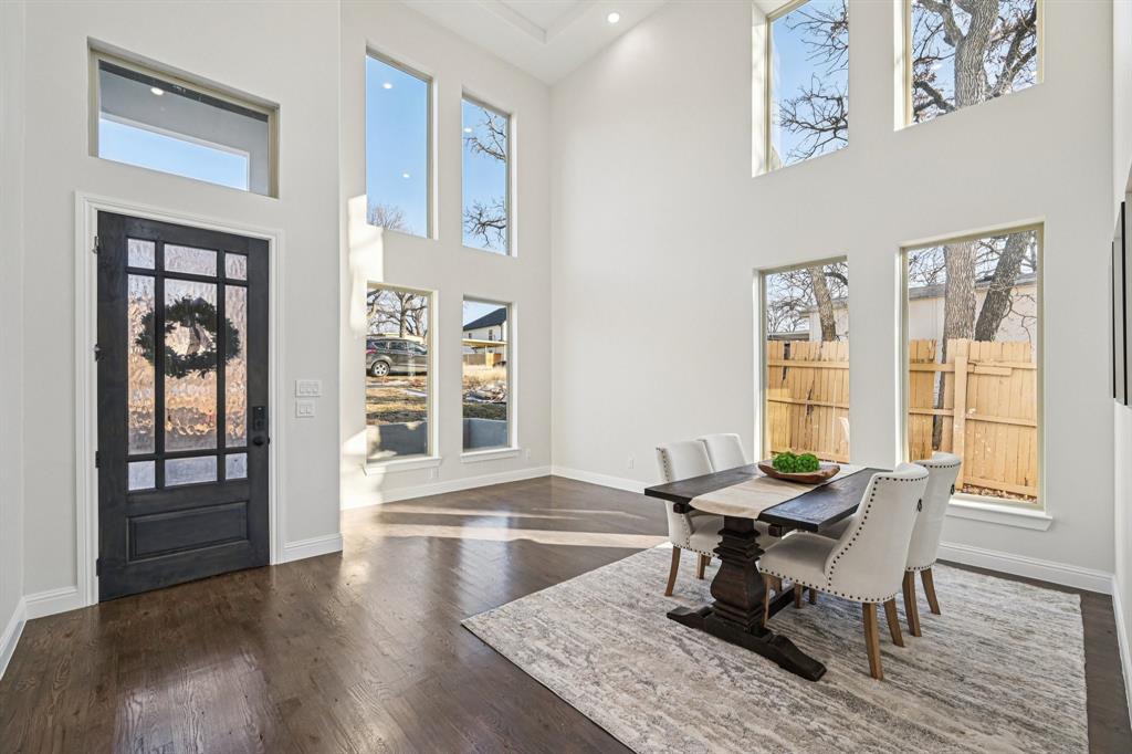 1704 Highland Drive W