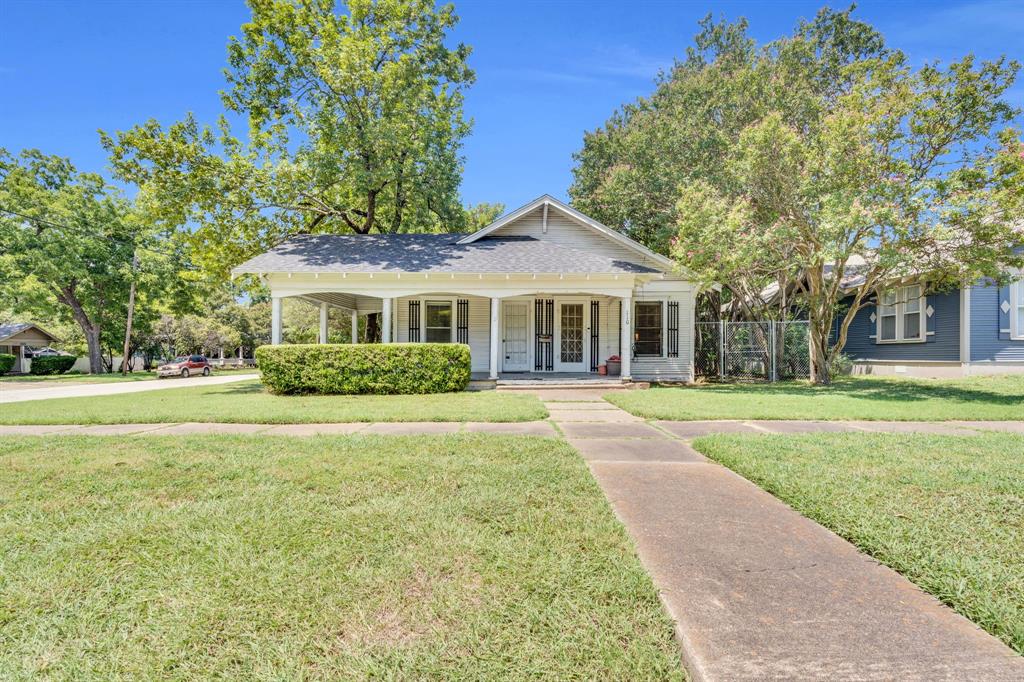 110 W Lampasas Street