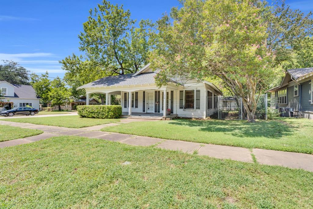 110 W Lampasas Street