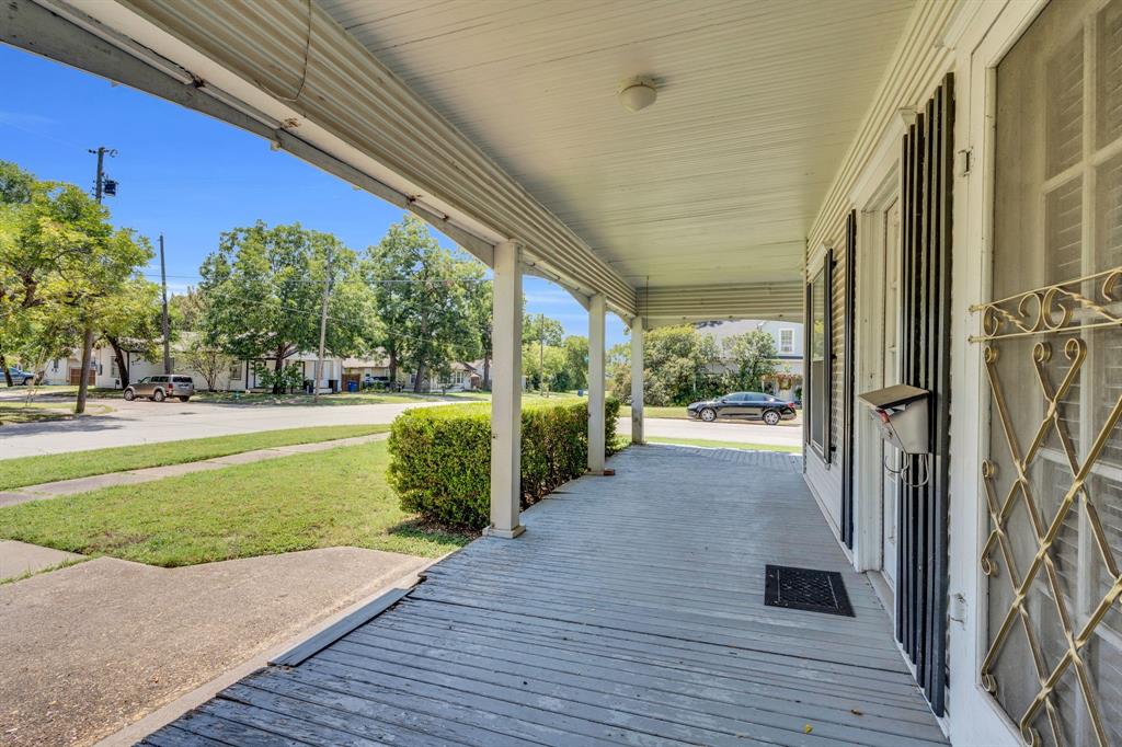 110 W Lampasas Street