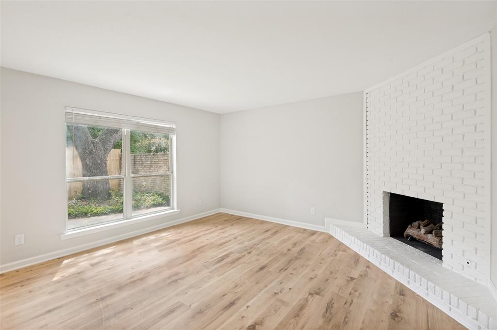 7921-7923 Habersham Lane