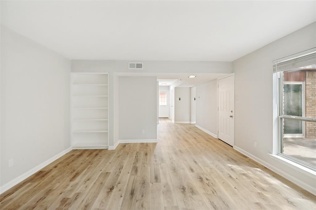 7921-7923 Habersham Lane