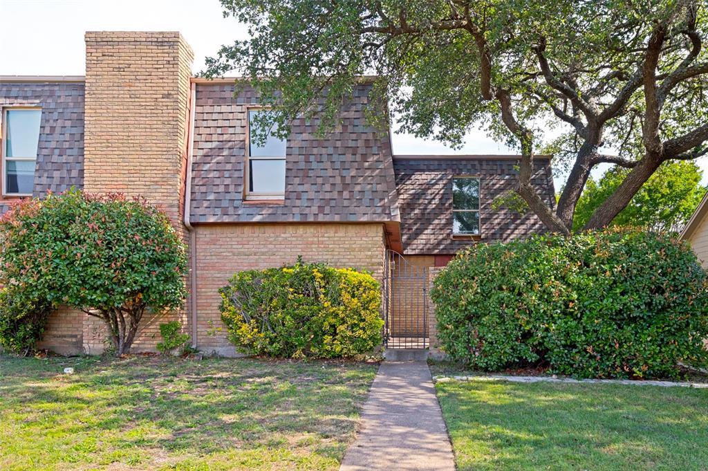 7921-7923 Habersham Lane