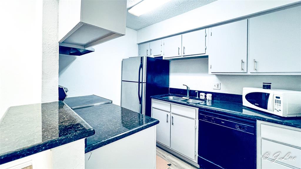 4044 Buena Vista 104