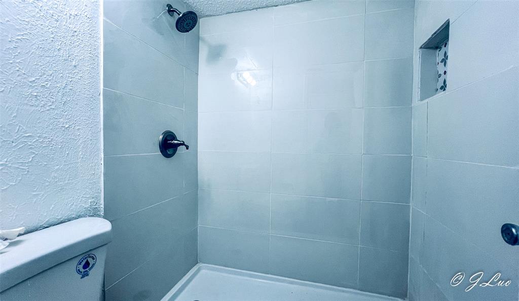 4044 Buena Vista 104