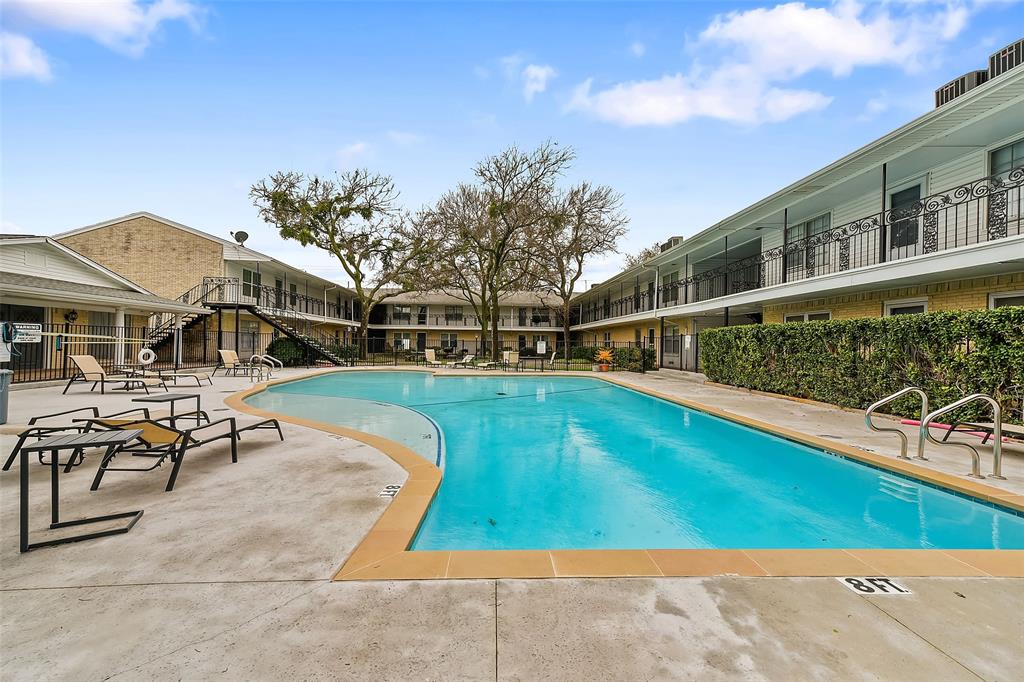 Williamsburg 01 Condo - Residential