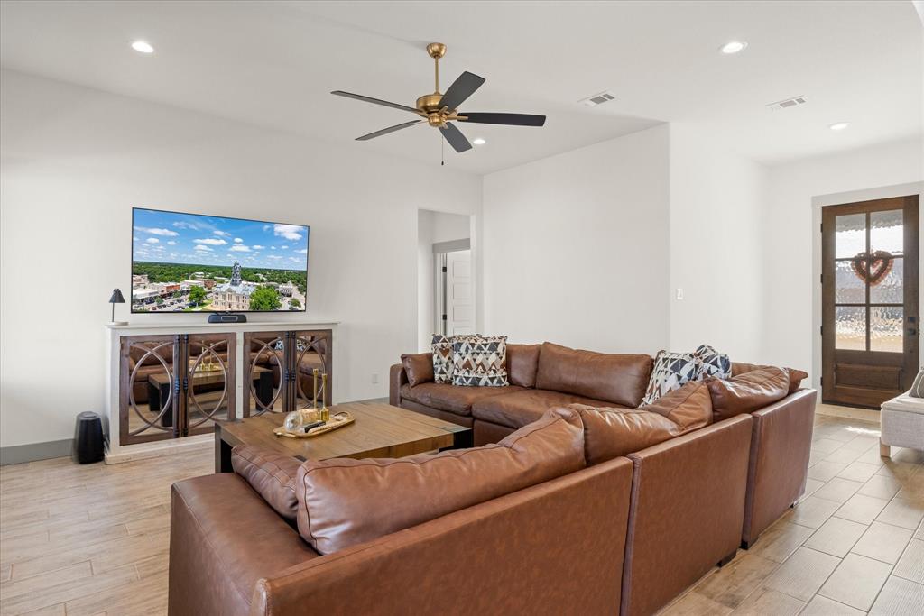 9217 Parkview Circle