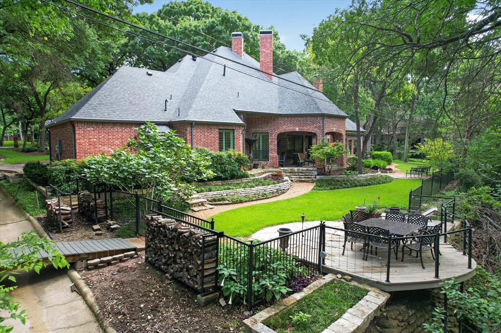 731 Creekwood Drive N