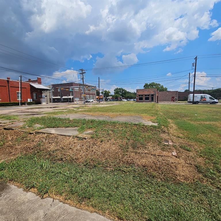 103-107 S Dallas Avenue