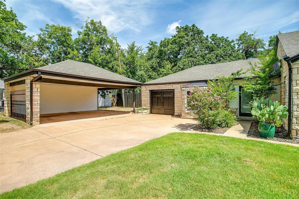 612 W Bluff