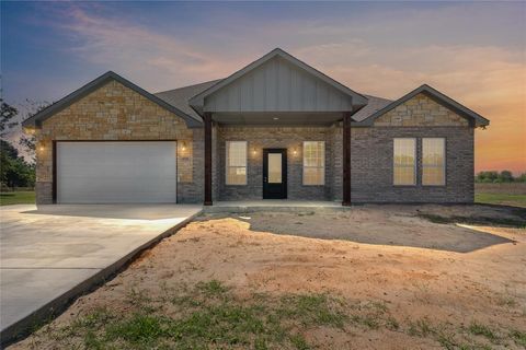 4520 County Road 307 Grandview TX 76050