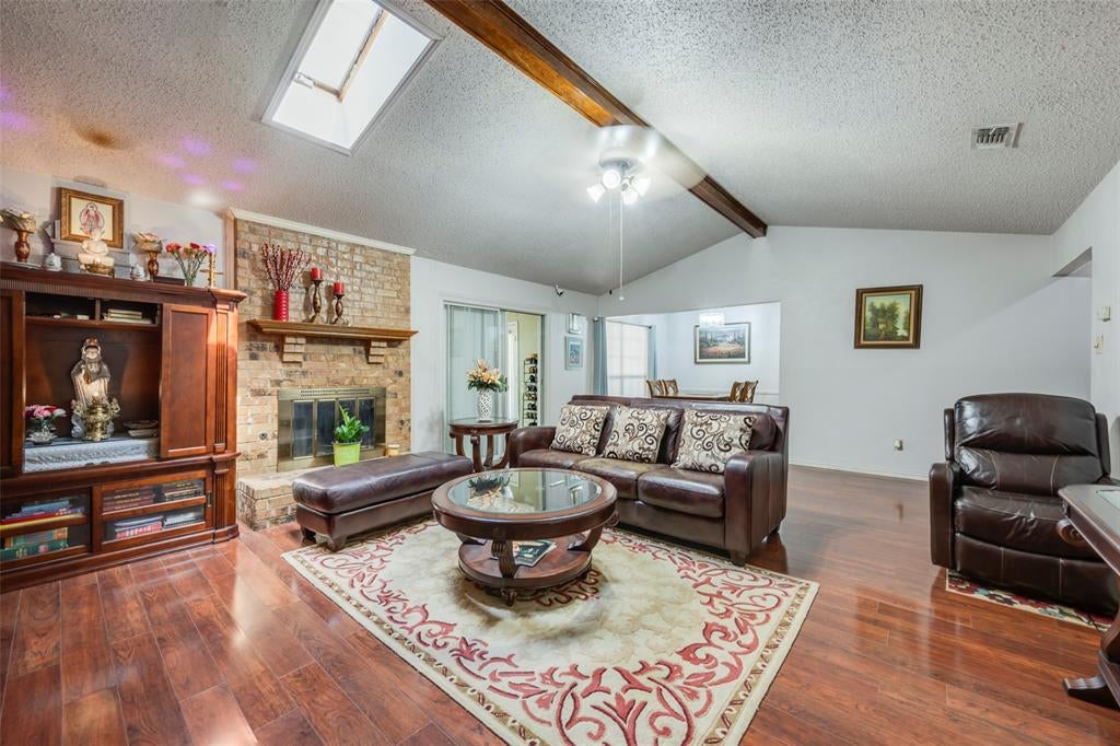 718 Southridge Court