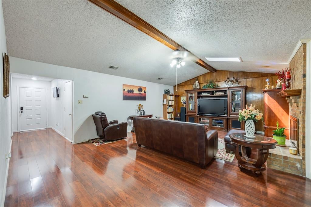 718 Southridge Court
