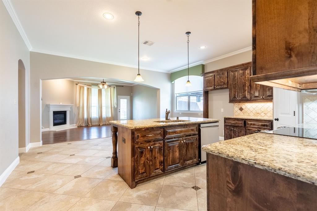 591 W Fate Main Place