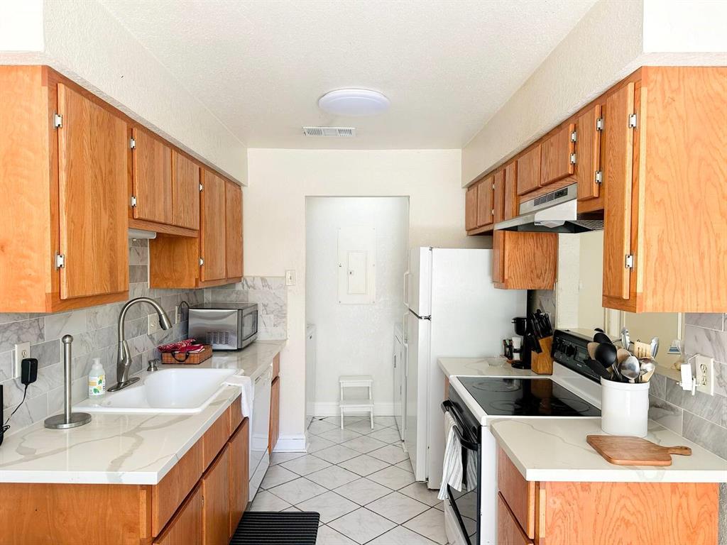 2240 TARPLEY Road 284