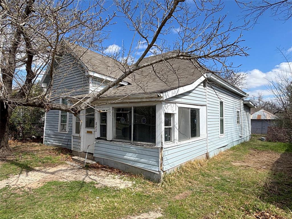 822 N Robinson Street