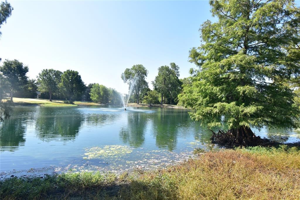 1109 Shadow Lakes Boulevard