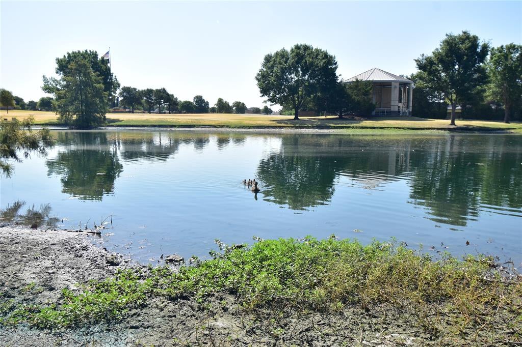 1109 Shadow Lakes Boulevard
