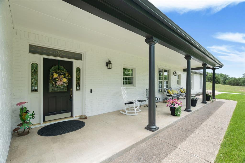 72 Crown Road