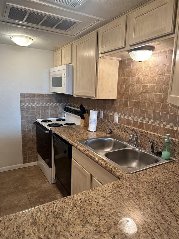 Hood Street Twnhs Condo - Residential Lease