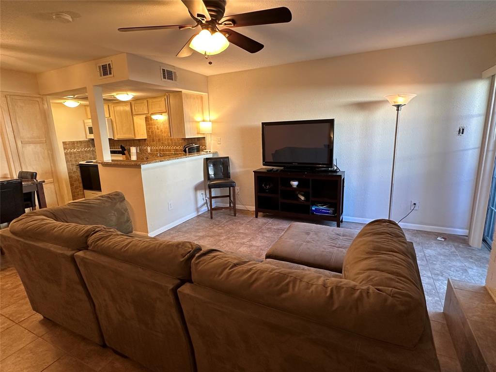 Hood Street Twnhs Condo - Residential Lease