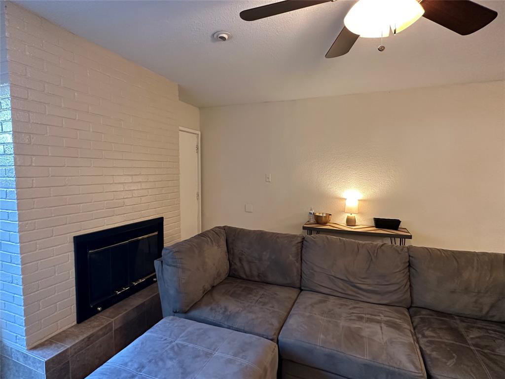 Hood Street Twnhs Condo - Residential Lease