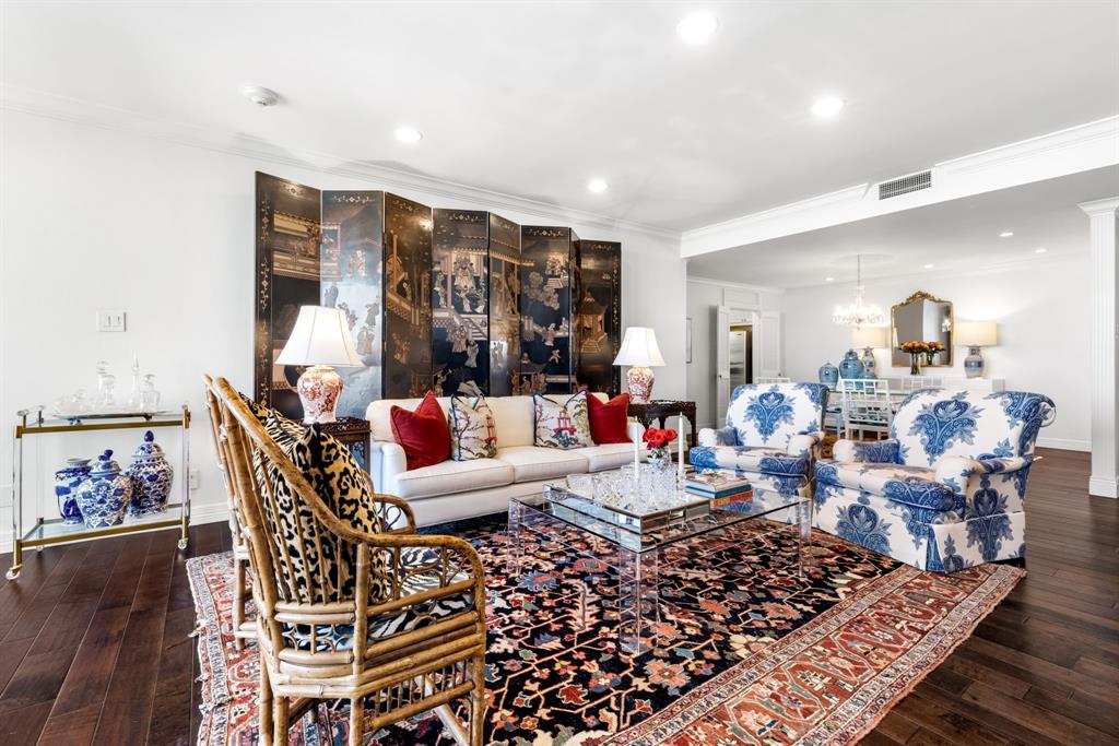 6335 W Northwest Highway 2015