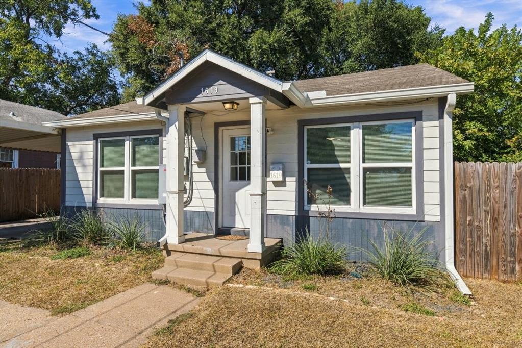 Photo of 1619 Baylor Avenue, Waco, TX 76706 (MLS # 21420907)