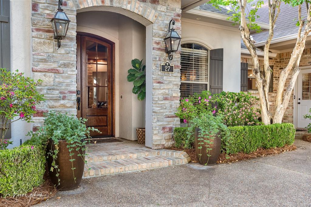 27 Wilshire Drive