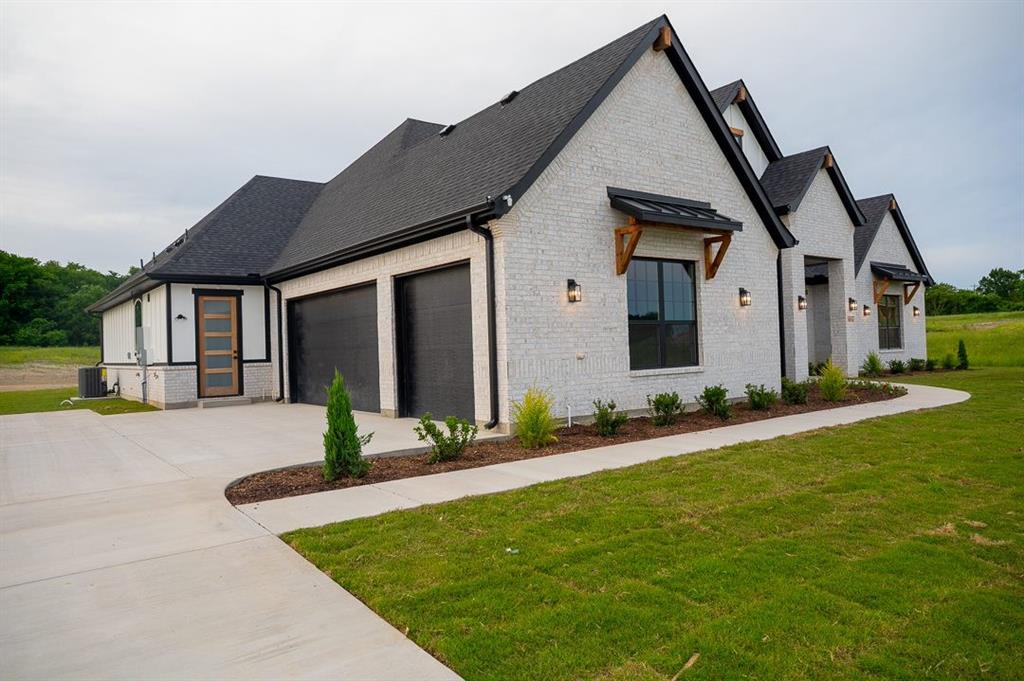 3016 Congress Lane
