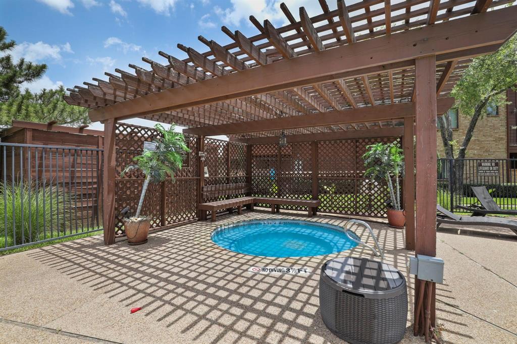 Oak Creek Condo - Residential