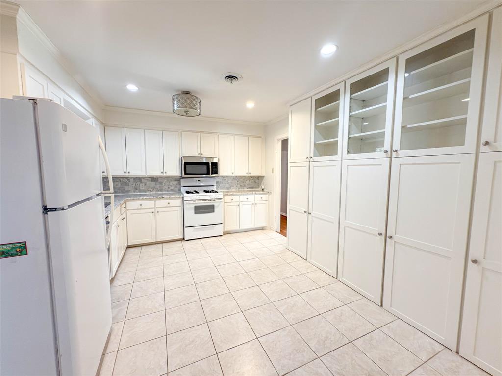 Davilla Drive Estates - Residential Lease