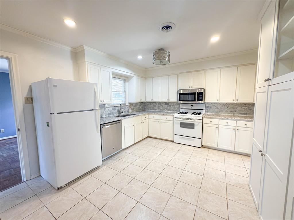 Davilla Drive Estates - Residential Lease