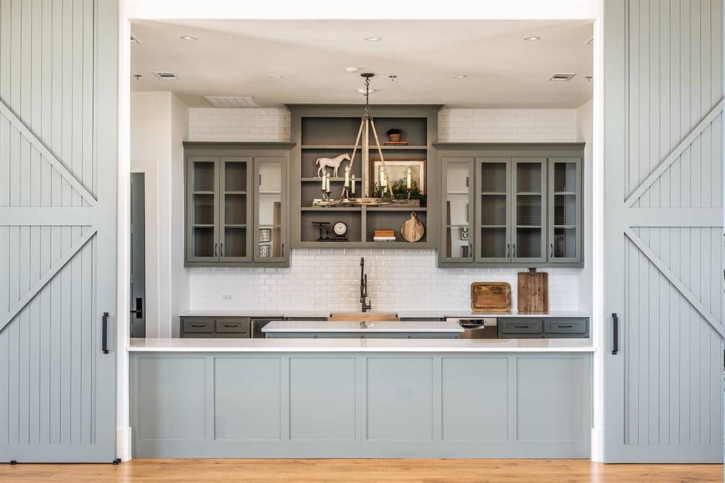 716 Bridle Path