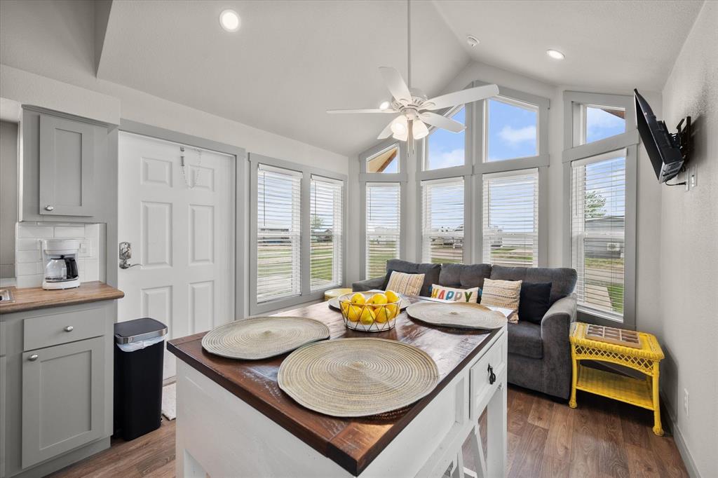 Peninsula Point - Residential