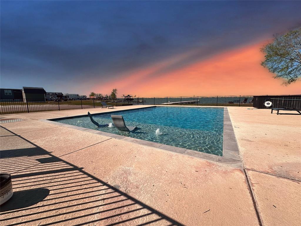 Peninsula Point - Residential