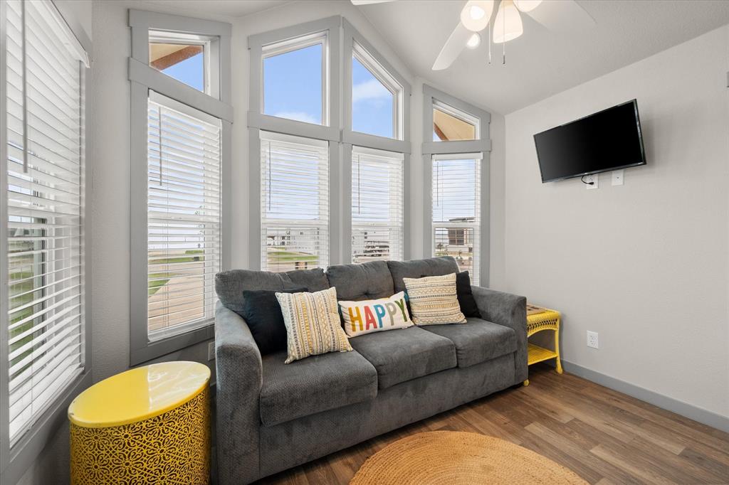 Peninsula Point - Residential