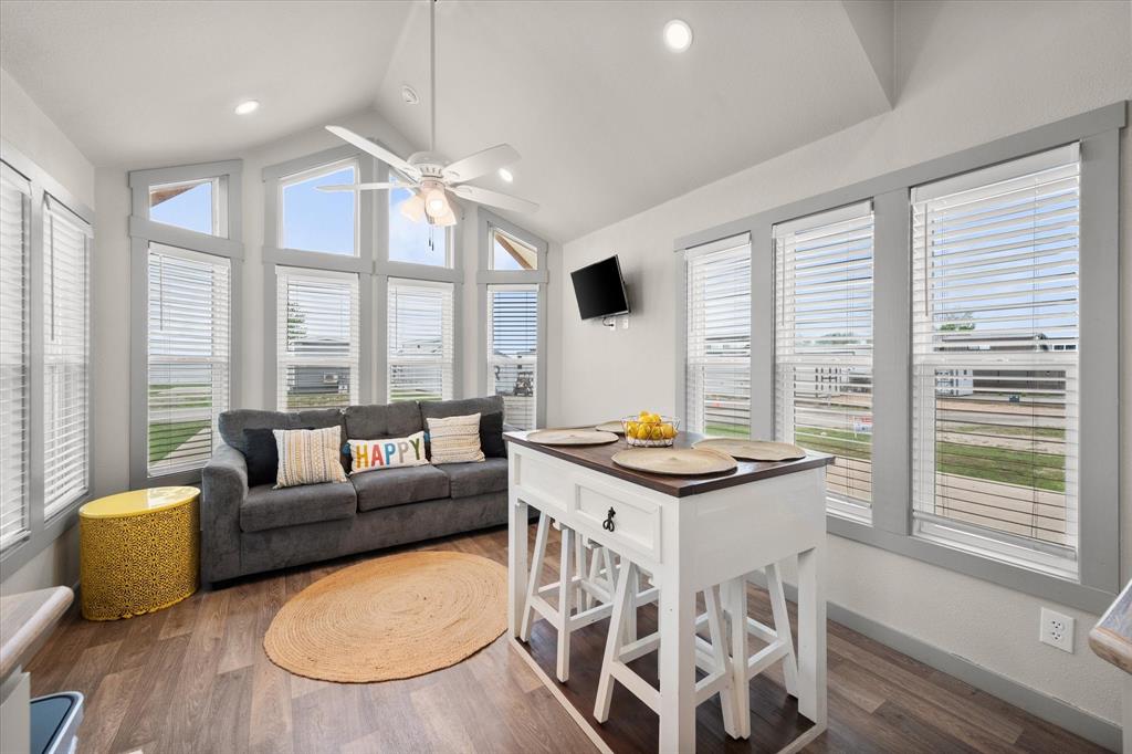 Peninsula Point - Residential