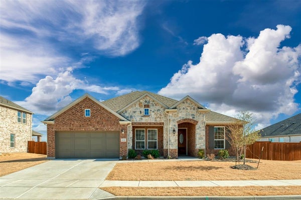 4532 WESTMINSTER AVE, AUBREY, TX 76227 - Image e1d52c65a87fa23f7fd9d87f89175d2e/2528649097