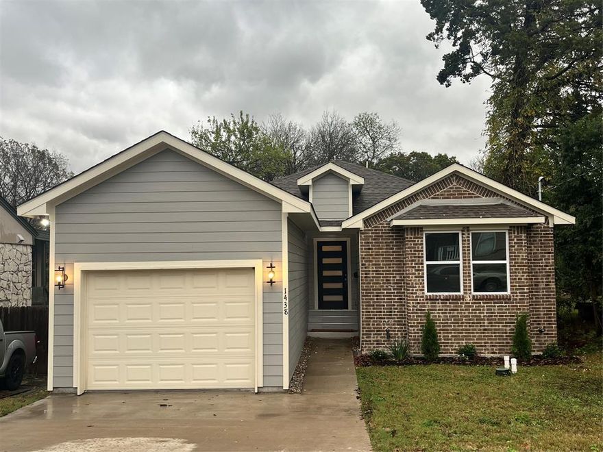 Completed New Construction! An excellent opportunity in the Edgemont Community. This beautiful home features three bedrooms, two full baths, and an open-concept living and dining floor plan. The spacious kitchen offers granite countertops, an Island, abundant cabinetry, and a walk-in pantry. Wood laminate flooring flows through the main living areas, with tile and carpet in the bedrooms. Enjoy effortless entertaining in the expansive backyard. The primary suite showcases a tray ceiling, recessed lighting, and a charming sitting window. Accepting offers now!...