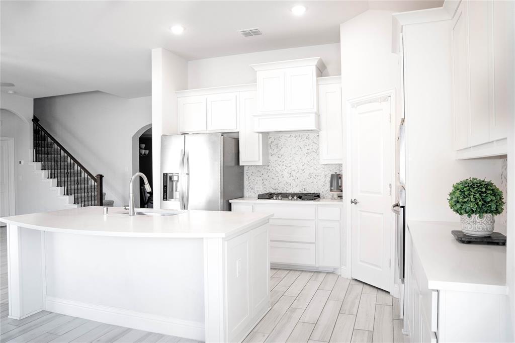 1105 Falcons Way