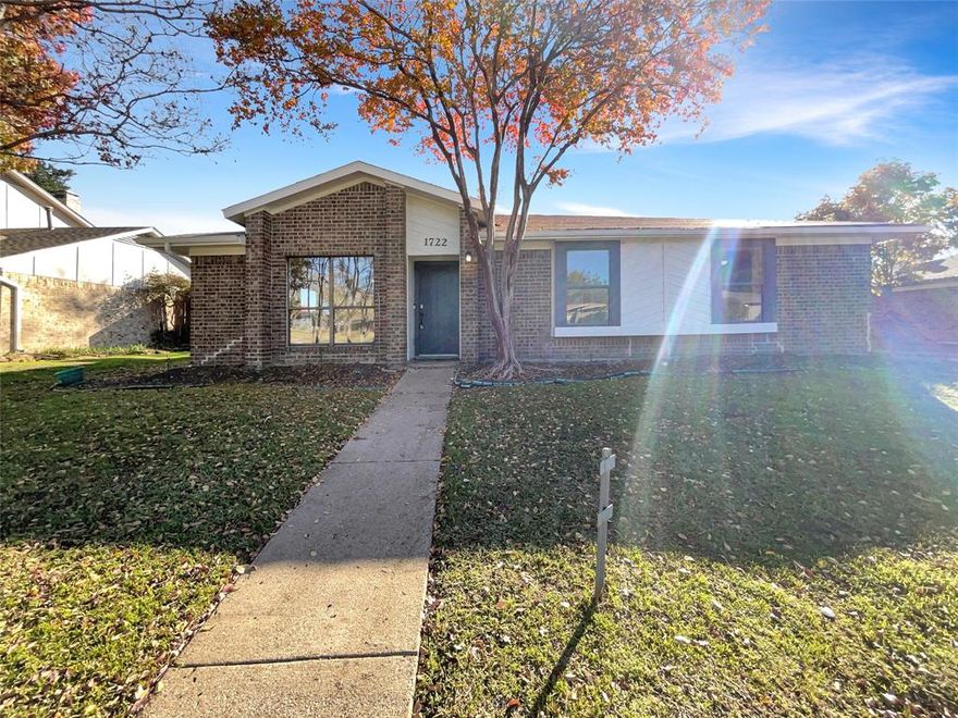 Welcome to this charming property with a warm and inviting atmosphere. The focal point of the living room is a classic fireplace, perfect for cozy evenings. The interior features a tasteful natural color palette throughout, creating a calming ambiance. The kitchen boasts a nice backsplash, adding a touch of elegance to the space. The master bedroom offers a walk-in closet, providing ample storage for your wardrobe. Additionally, there are flexible living spaces that can be utilized to suit your needs. The primary bathroom includes good under sink storage, keeping everything organized. Step outside into the fenced backyard, where you'll find a lovely sitting area, ideal for enjoying the outdoors. With fresh interior paint, this property is ready for you to make it your own. Don't miss the opportunity to make this delightful house your home! This home has been virtually staged to illustrate its potential.
