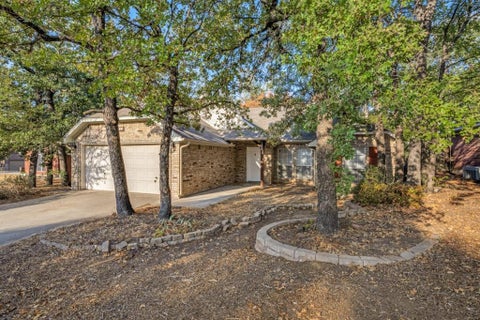 Photo of 2104 Leslie Street, Denton, TX 76205 (MLS # 21397343)