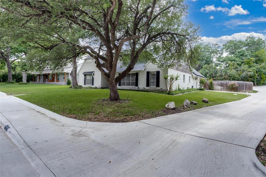 311 Glen Oaks Boulevard