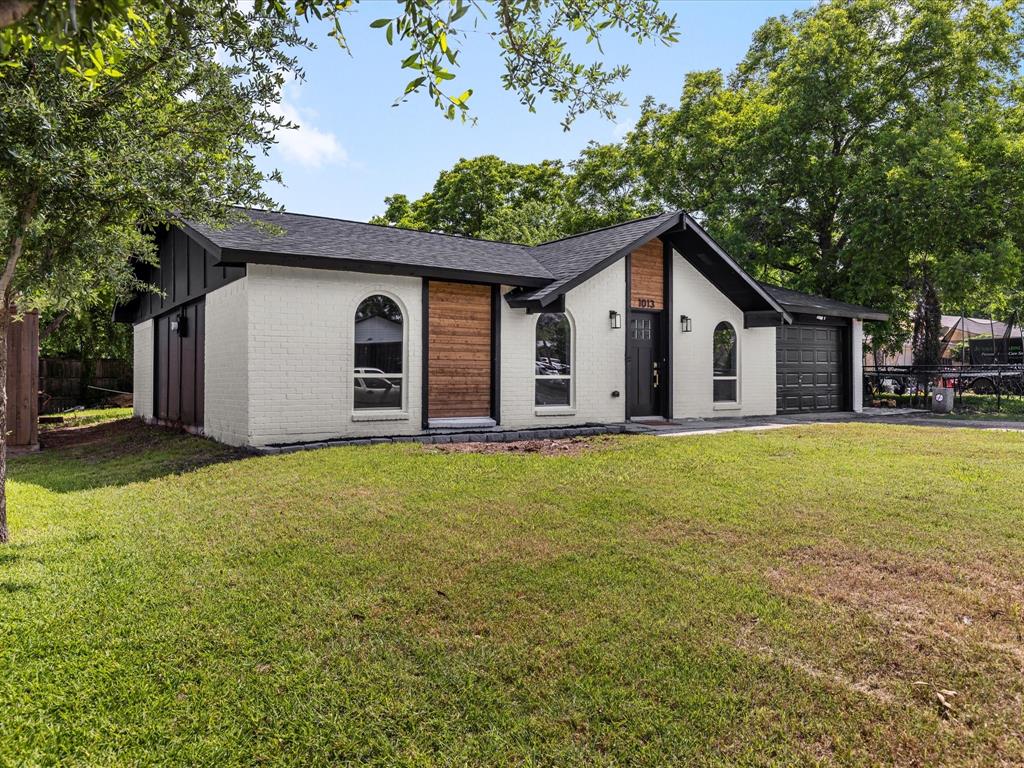 1013 Nueva Tierra Street