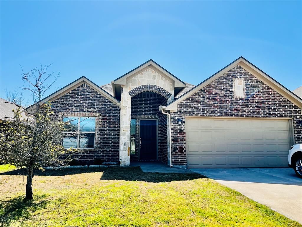 Photo of 121 Frank Street, Greenville, TX 75402 (MLS # 21211489)