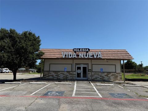 325 E Pipeline Bedford TX 76022