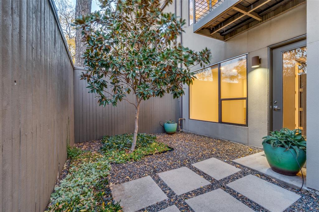 DWELLINGS AT HASKELL CONDO - Residential